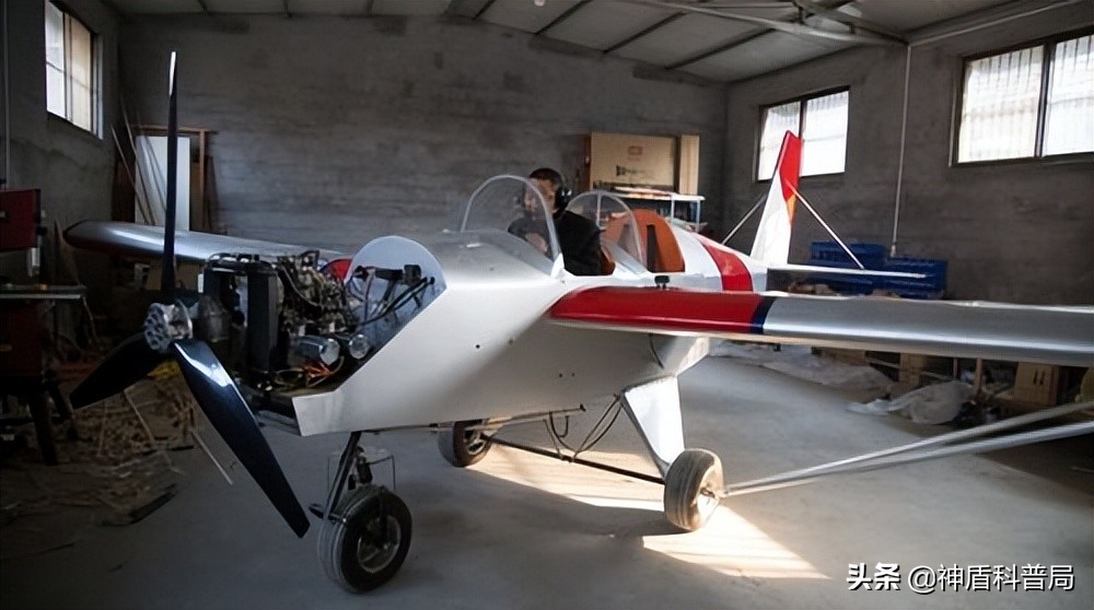 大叔花80万造飞行器,80后大叔一人挣钱养活全家