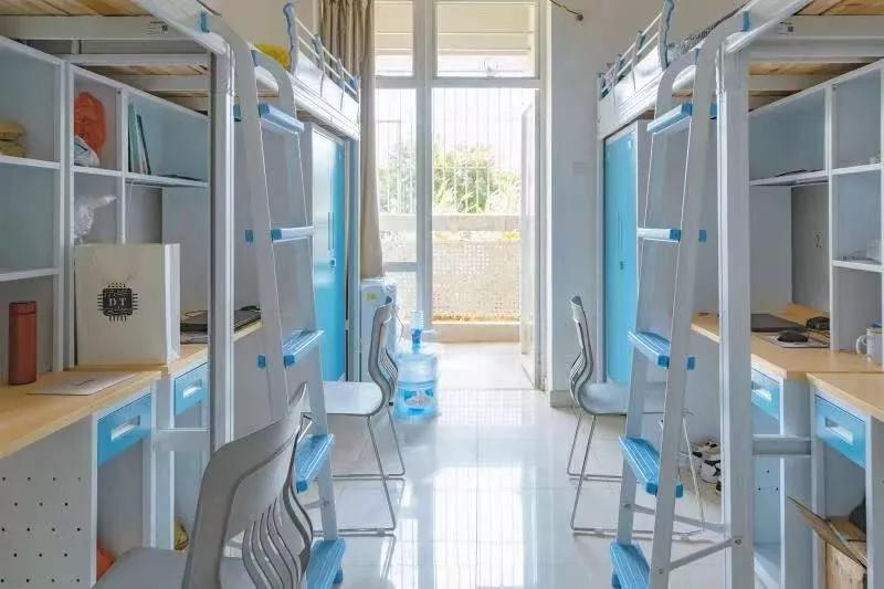 大学宿舍是四人间的宿舍有哪些,哪个大学宿舍四人间最好