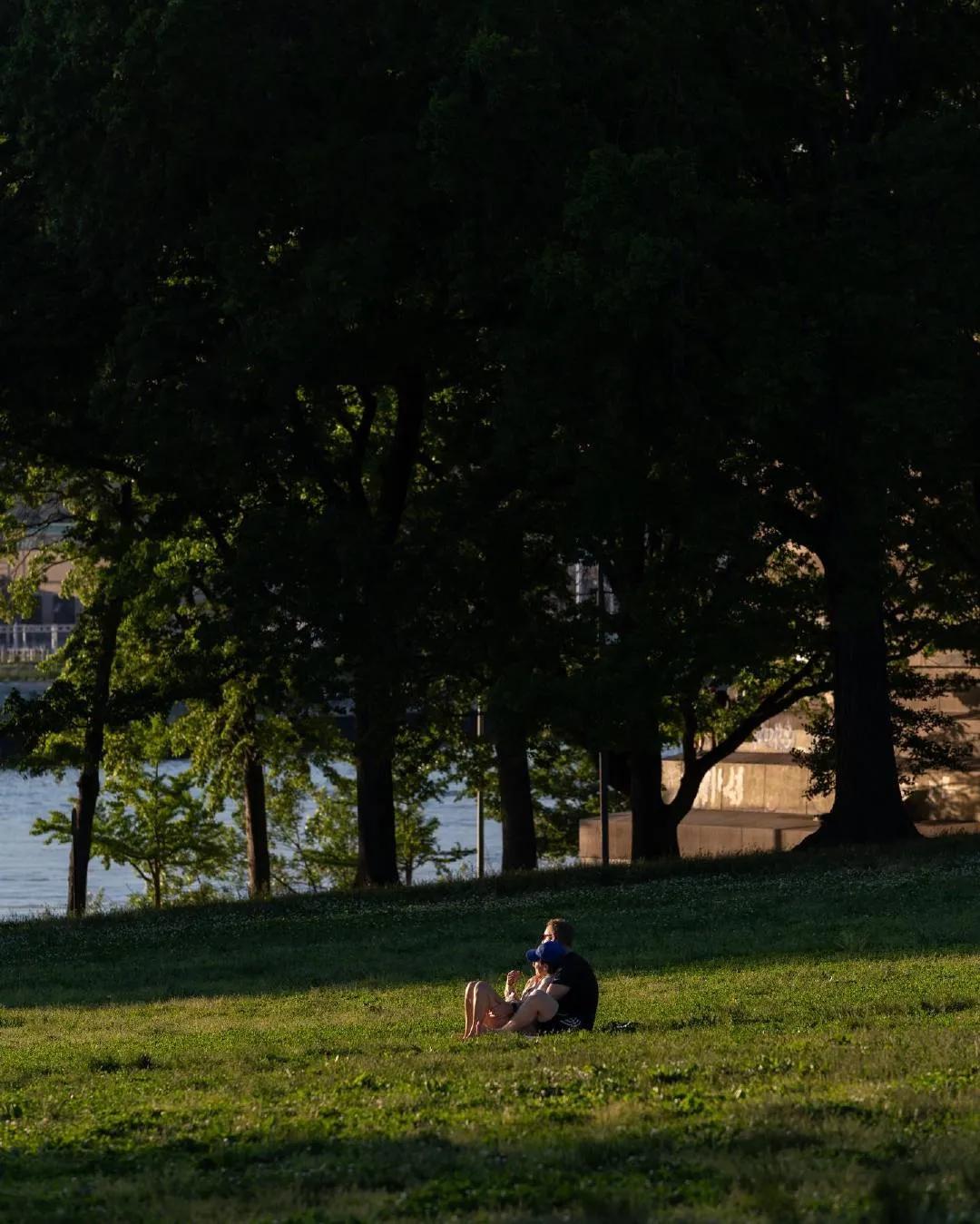 别晒幸福别晒甜蜜更别晒成功文案,别晒幸福别晒甜蜜更别晒成功