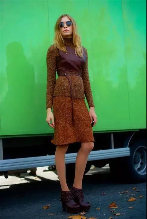 不同肤色的人怎么选择适合的颜色,不同肤色该怎么选棕色