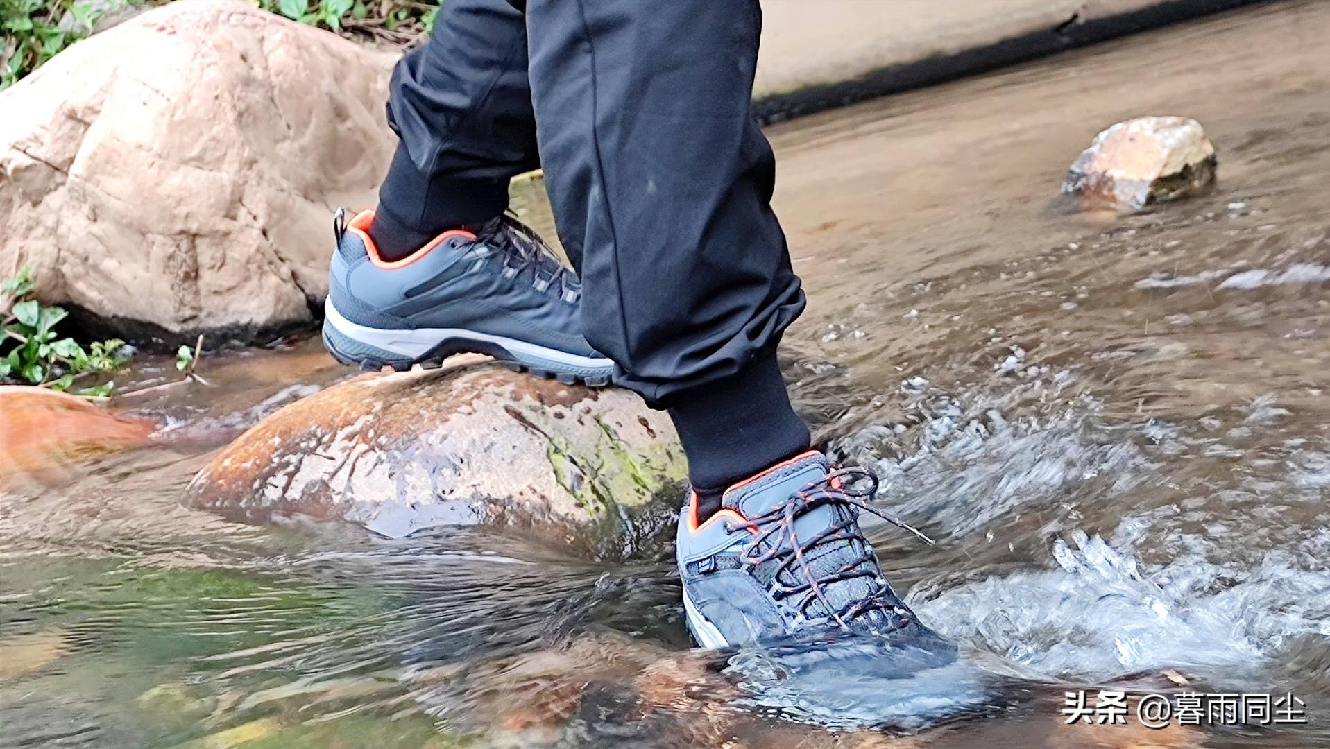 冬季穿什么样的徒步登山鞋,徒步登山哪种鞋适合