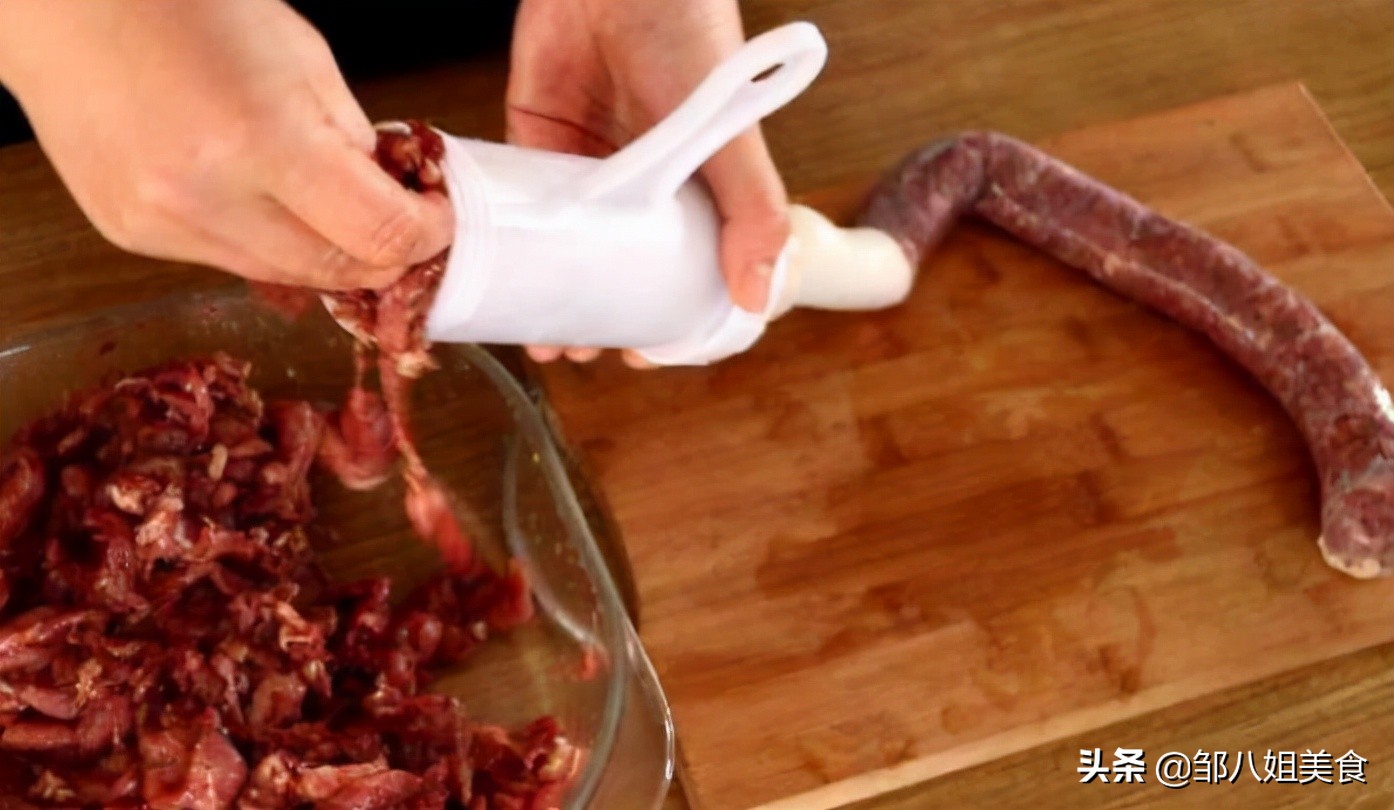 香肠灌制方法及配方,灌香肠时的注意事项