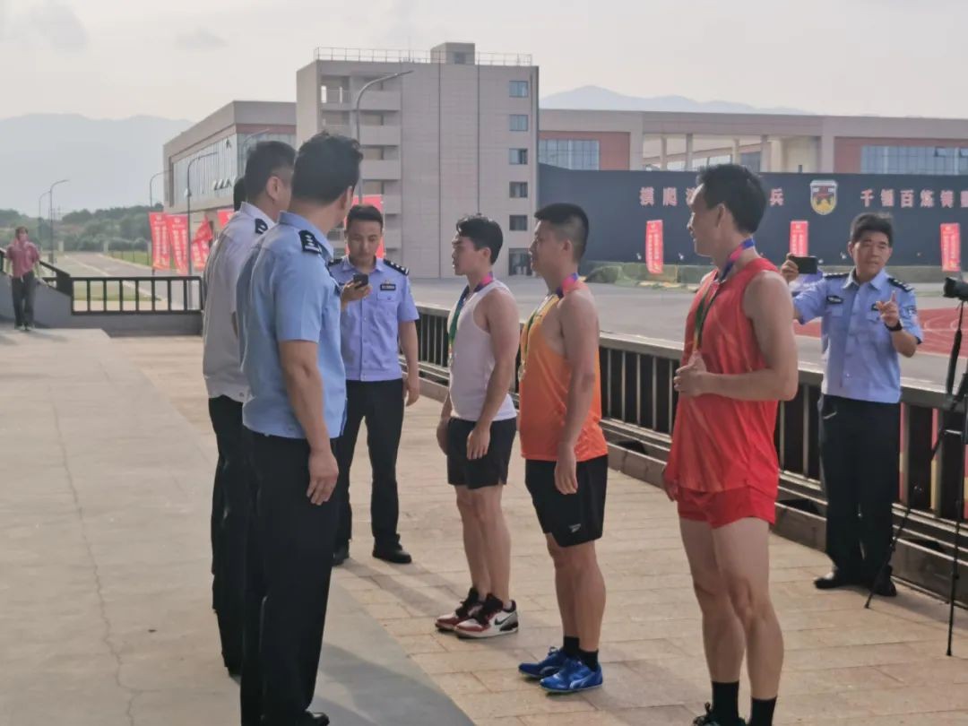 运动赛场彩旗飘,运动健儿赛场上精彩片段