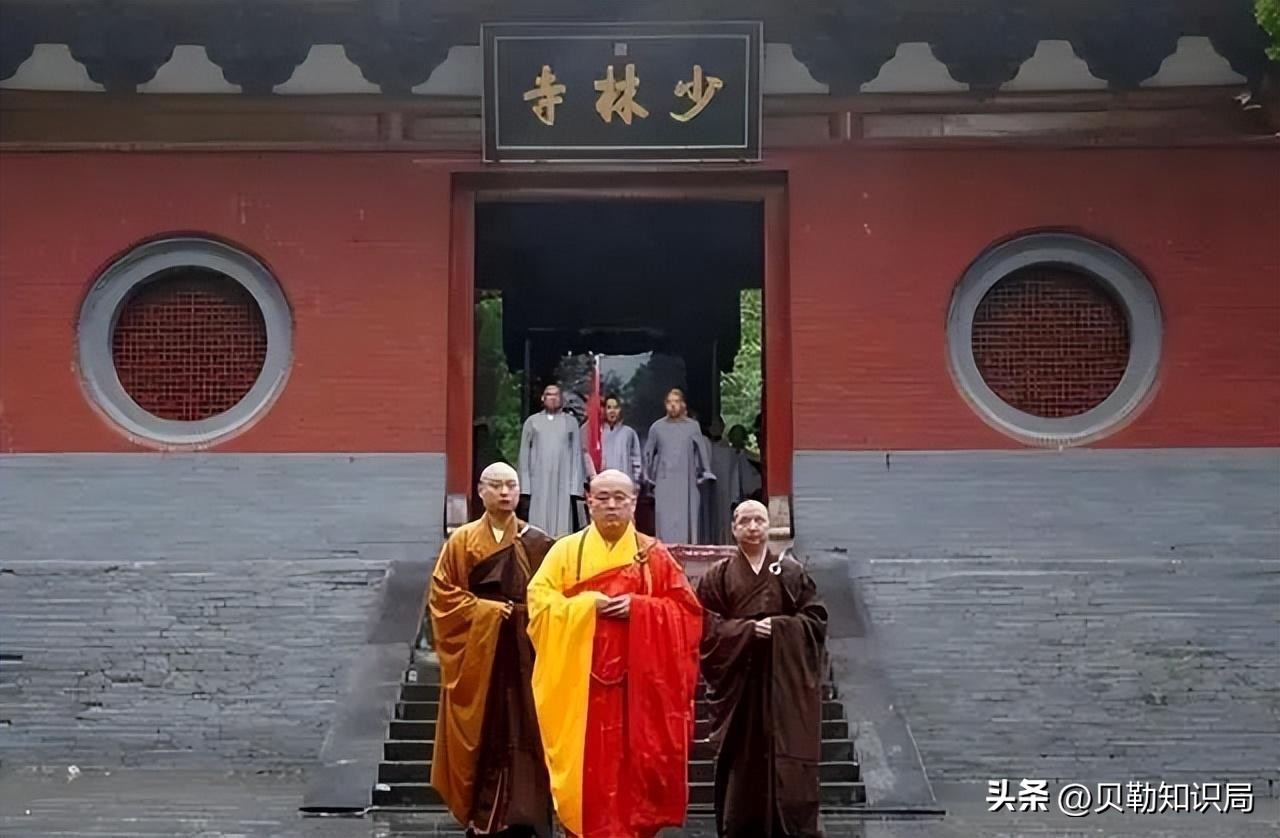 月薪700却身披16万袈裟，豪掷4.5亿买地，如今佛门还是圣地吗？