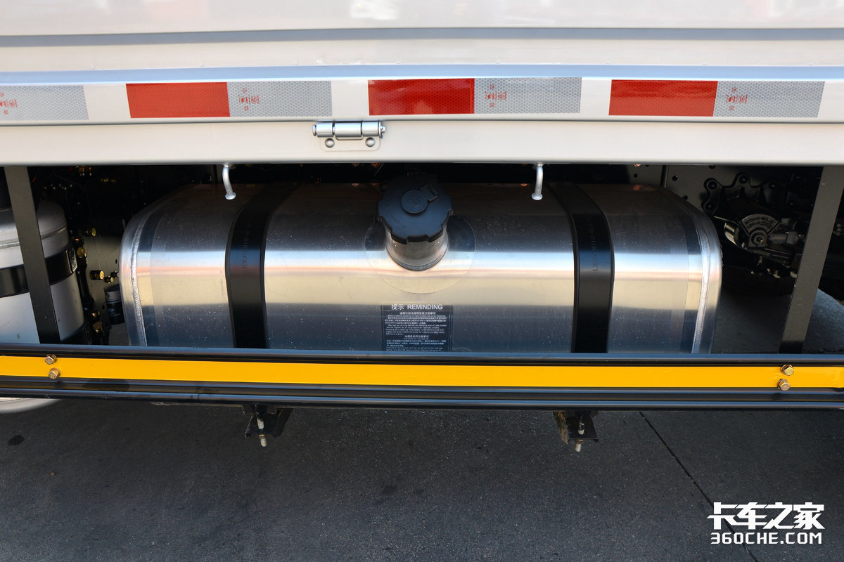 160马力配小八挡箱，蓝牌轻卡全能选手，解放领途新车已上线