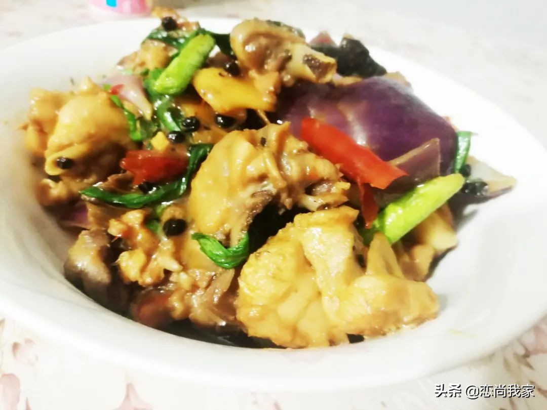 这个泡椒洋葱红烧鸡过年家里聚餐可以有，鸡肉去腥焯水就错了