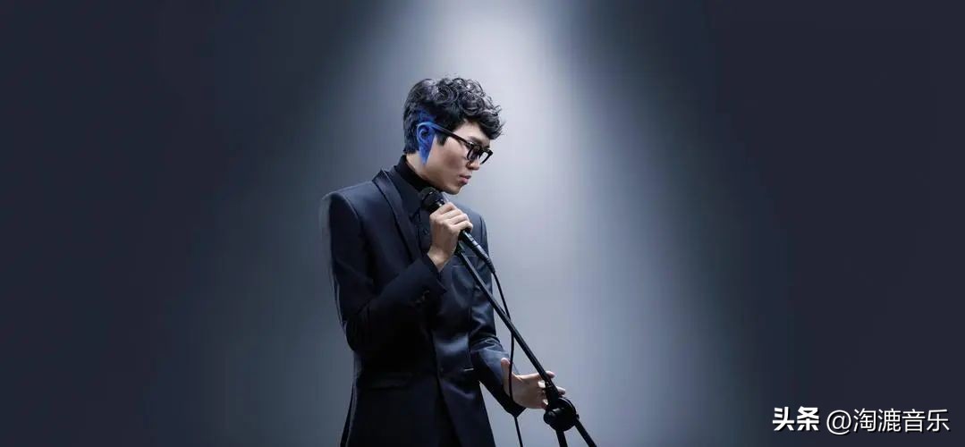 香港第一代粤语歌王,香港唯一不会唱歌的明星