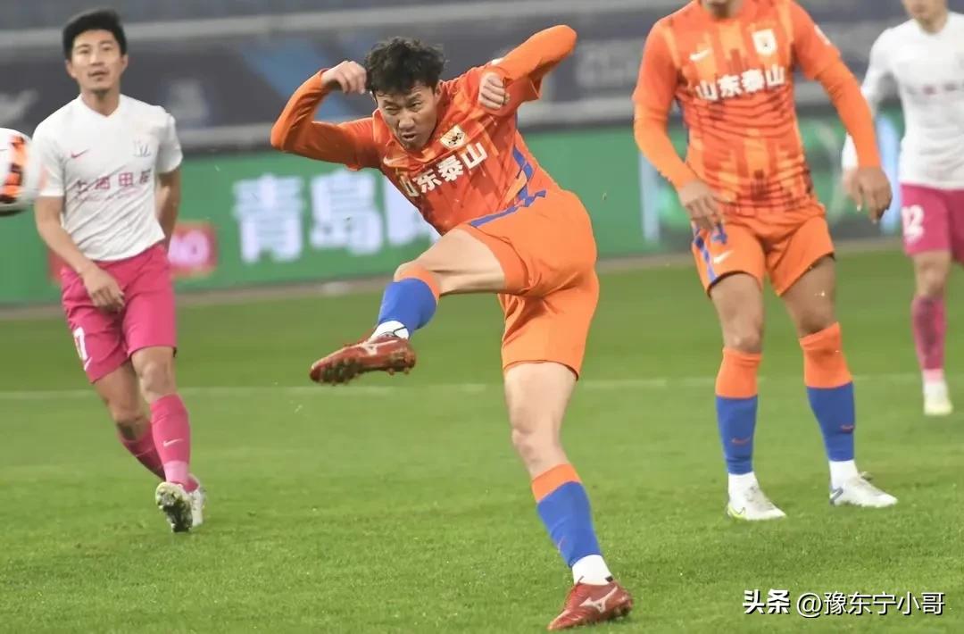 中超山东泰山4-0河北暂登榜首,中超泰山3-0国安升至积分榜第4