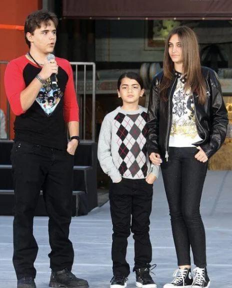 杰克逊大儿子遗传病,迈克尔杰克逊去世得了什么疾病