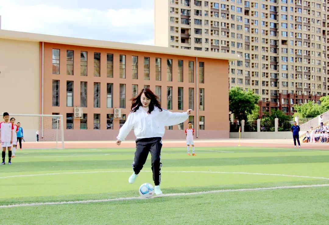 激情燃烧梦想飞扬——敕勒川绿地小学第三届“校长杯”校园足球赛暨2023年校园足球班级联赛开幕啦