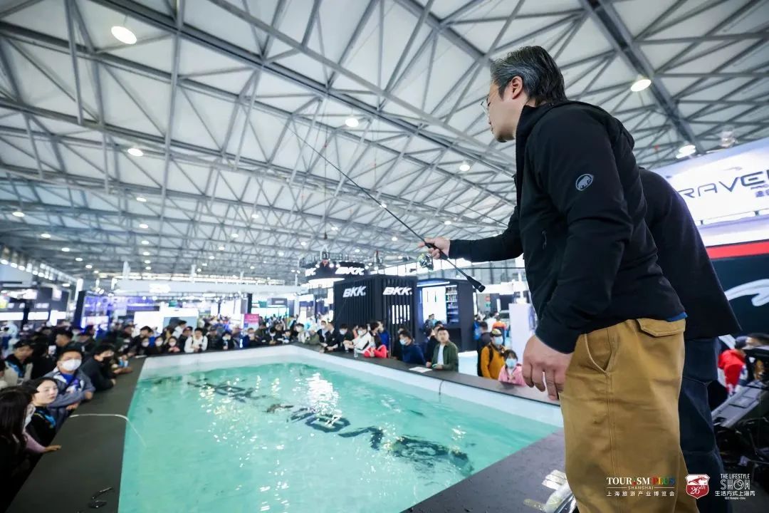 春暖三月踏青,春暖时节万物复苏