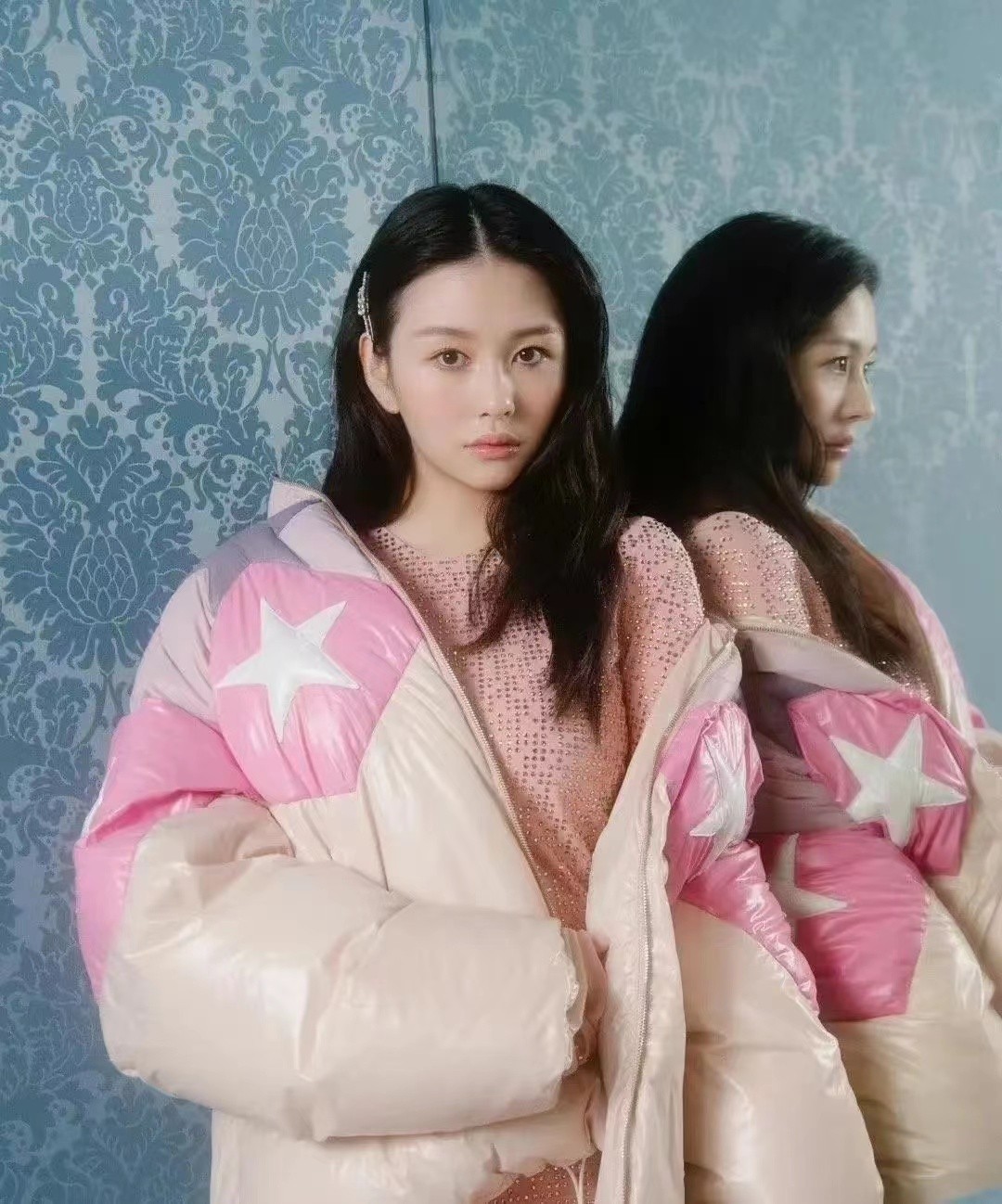 邱淑贞17岁二女儿穿露脐装,邱淑贞早年穿搭