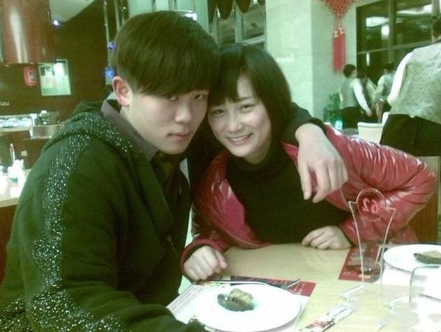 周岩毁容5年后的照片,周岩毁容事件图片