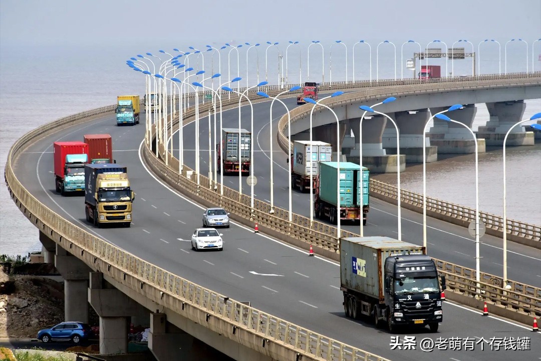 车把自家门撞了车险赔车吗,汽车撞别人车险可以全部赔吗