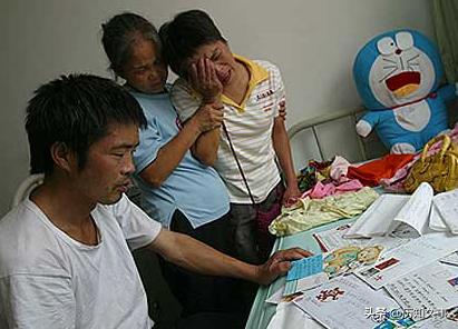 七岁女孩不幸得绝症后续,8岁白血病女孩为了养父写遗书