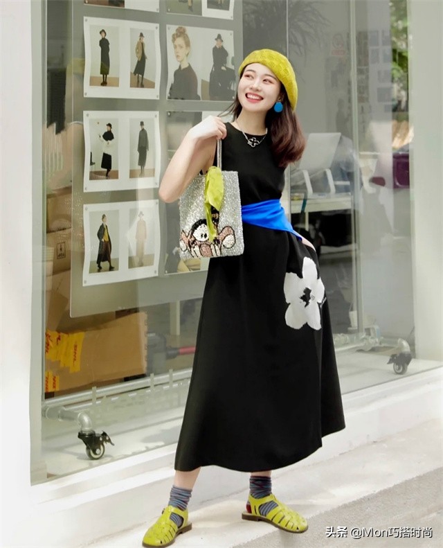 如何穿衣显脸小,脸大女生穿搭