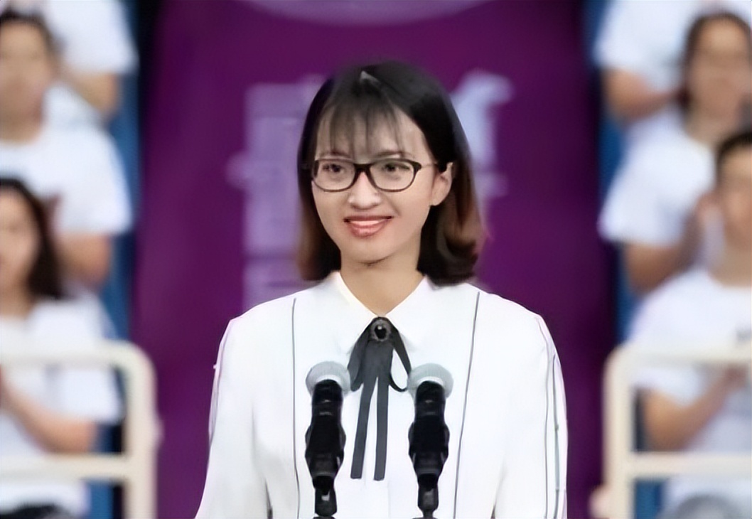 大一新生开学自我介绍,大一开学自我介绍几句话