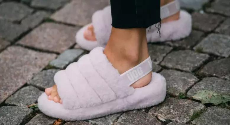 ugg棉鞋怎么搭配,ugg的棉鞋真的很暖和嘛