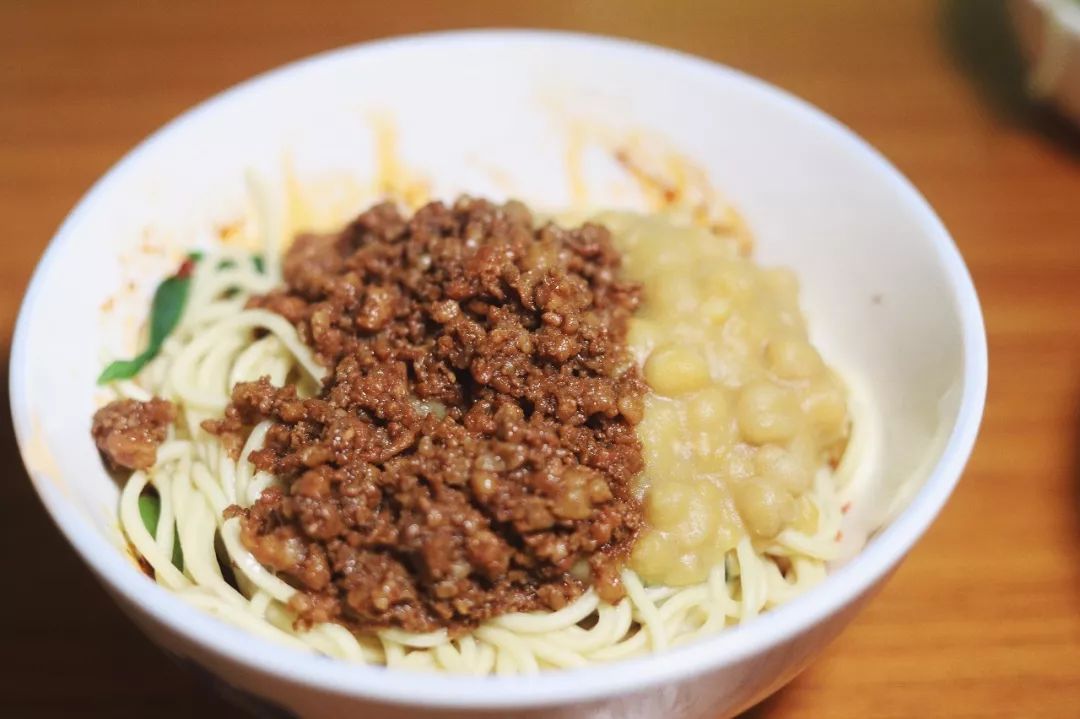 曾经风靡一时的重庆小面,还记得十多年前的重庆吗