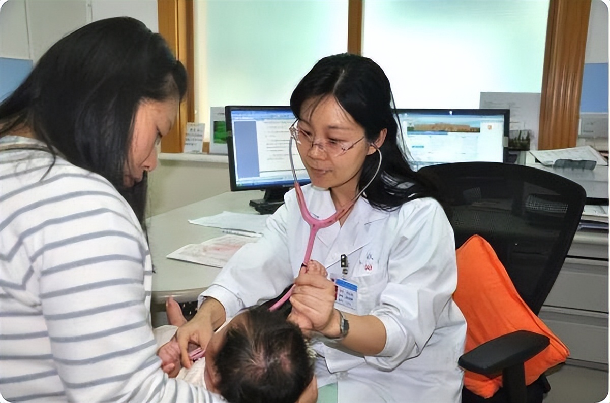 给奶瓶消毒用开水烫可以吗,婴儿奶瓶直接开水烫可以消毒吗