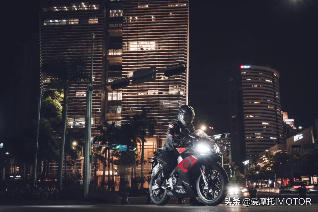 要操控就选宝马,要操控和豪华选宝马还是奥迪