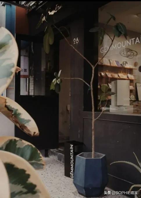 宝石山底下,宝石山下香水店