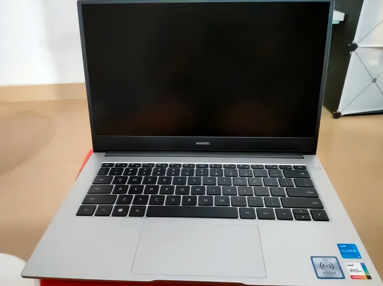 华为最轻薄轻便的笔记本电脑,华为笔记本电脑方便携带轻巧便携