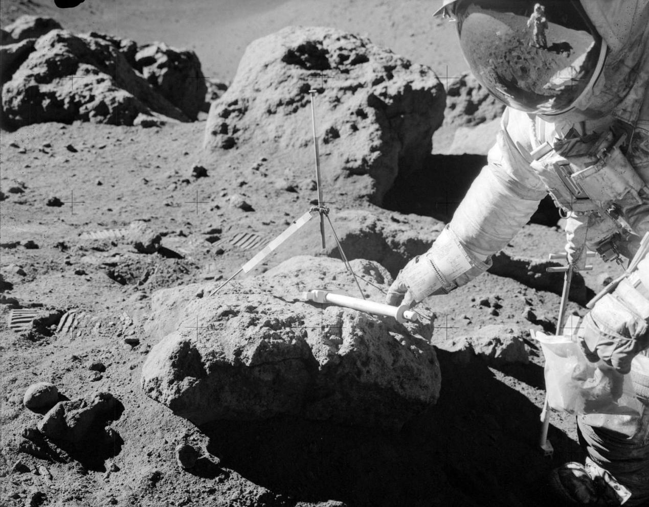 美国登月后为什么再没登上月球,美国宇航员到底有没有登月成功