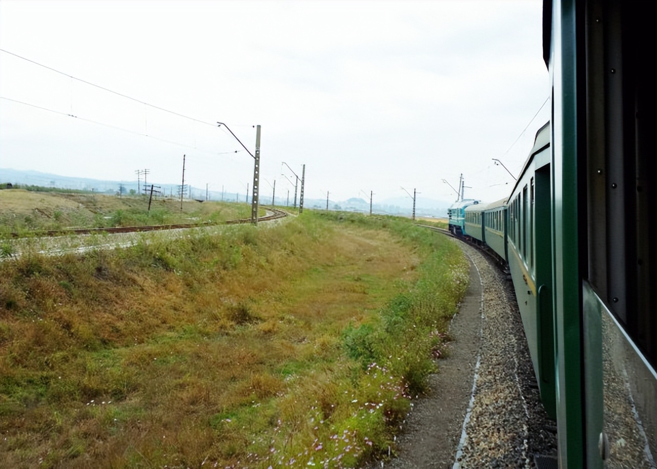 30多年第一次去朝鲜,坐着绿皮火车去旅行纪录片