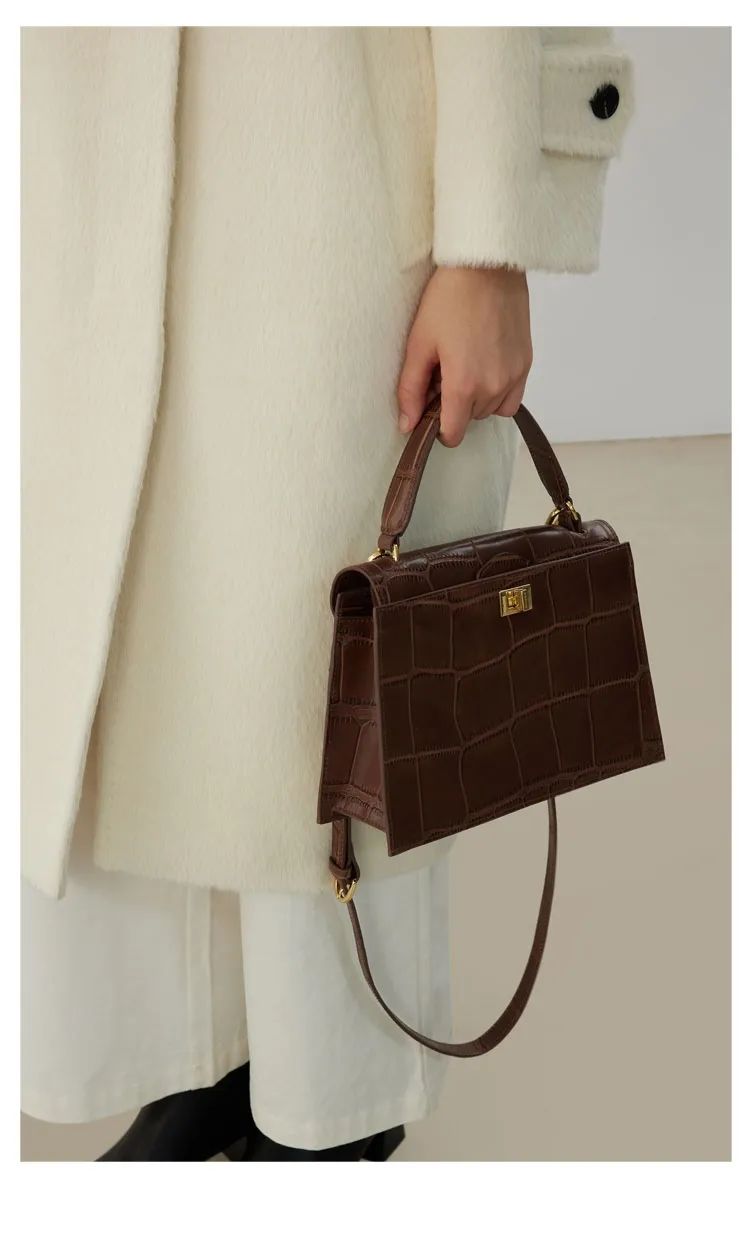 衣柜收纳包包,大牌包包放柜子5年