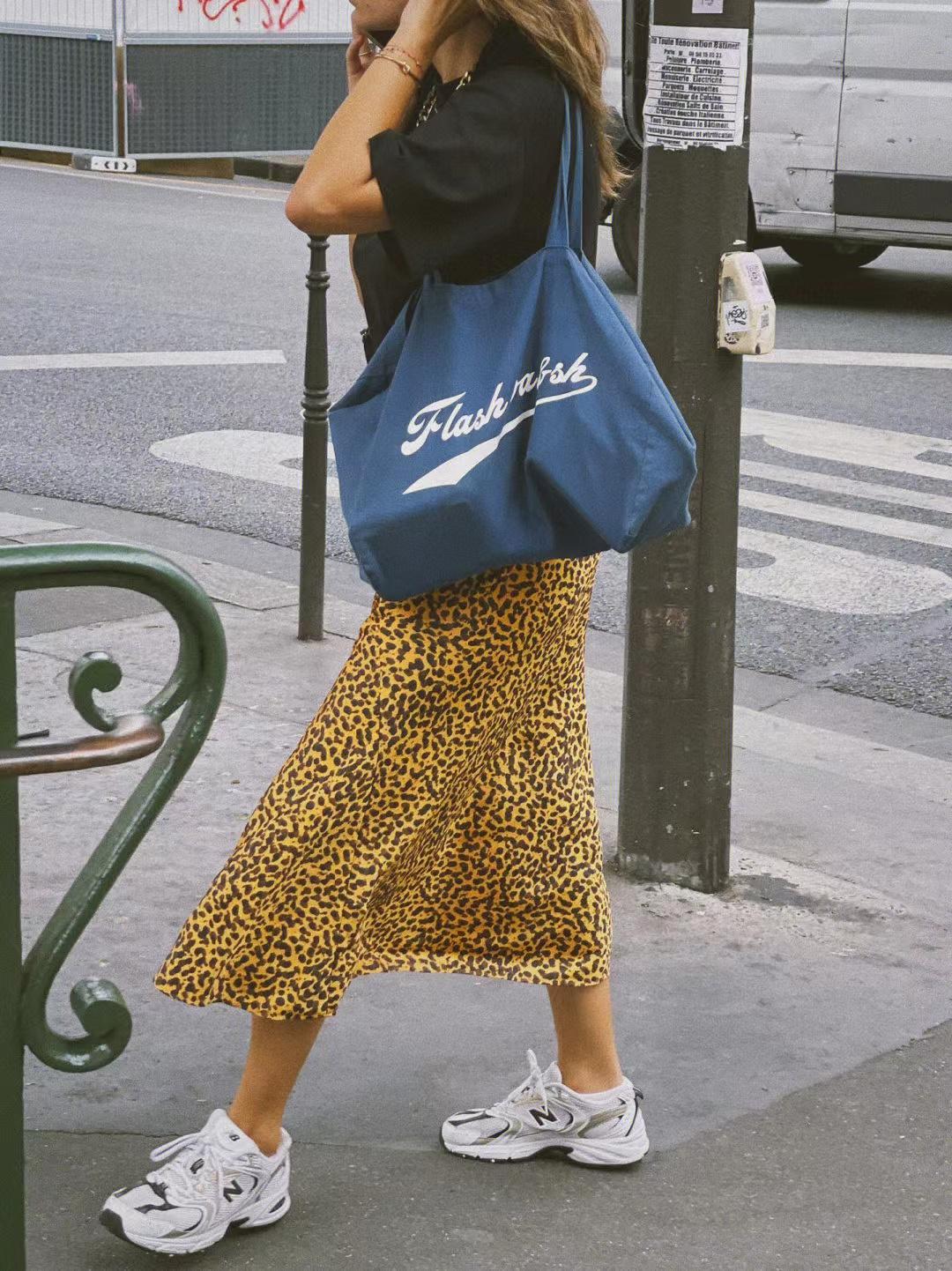 女士帆布包法国,法国女人穿衣服不追求奢侈品