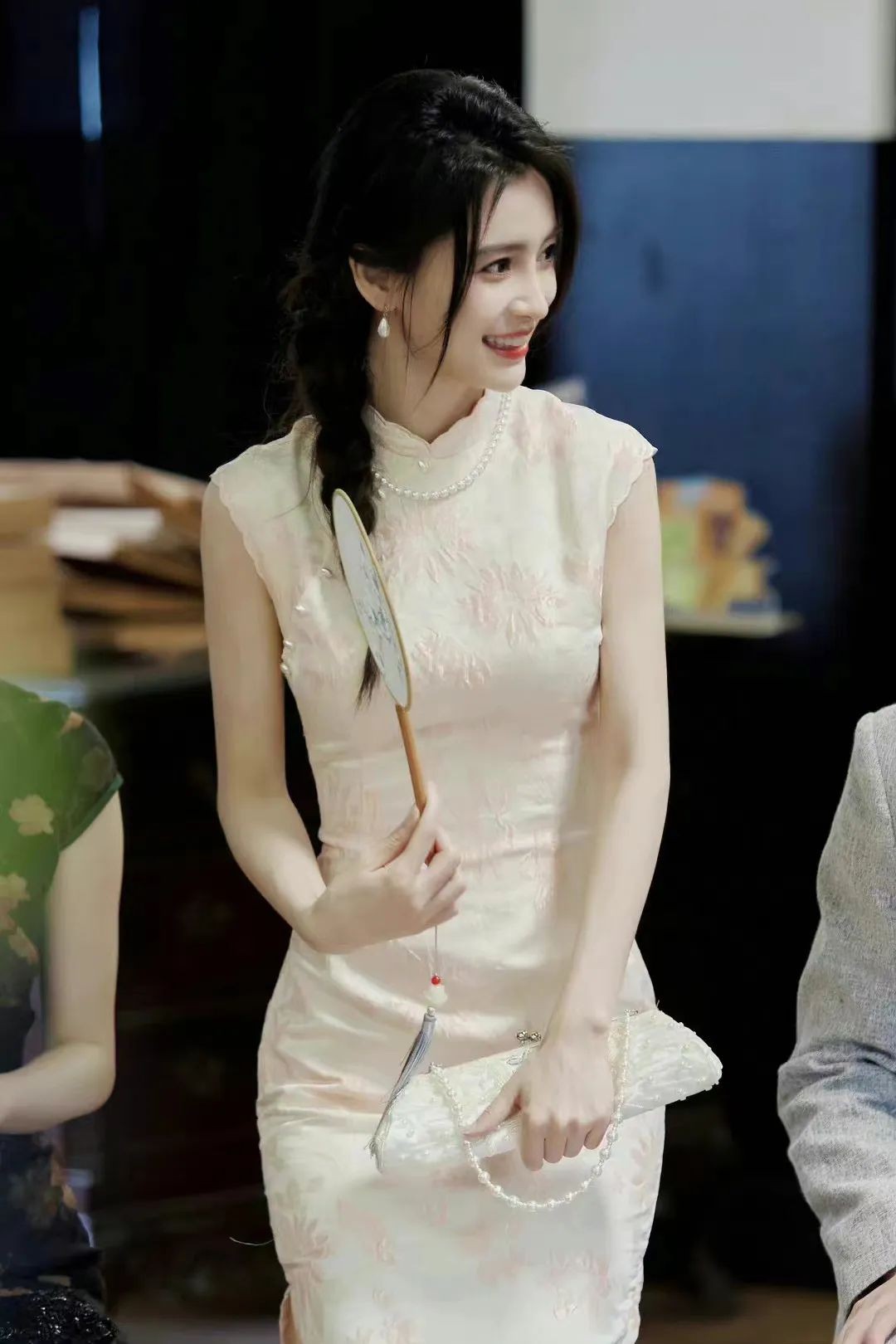 国潮旗袍和其它旗袍有什么不一样,中国式旗袍极具吸引力的东方美