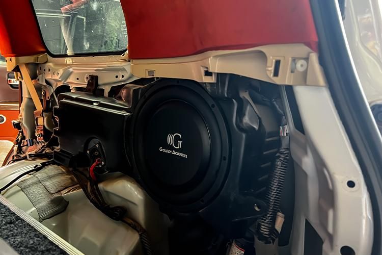 震撼感官！成都音悦汇汽车音响改装，重新定义您的酷路泽音效体验