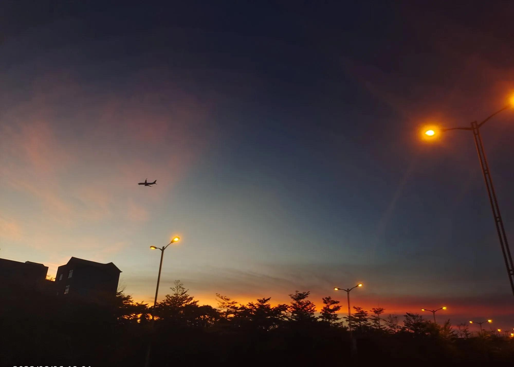 天高云淡深秋风景图片,下雨天看海看风景图片