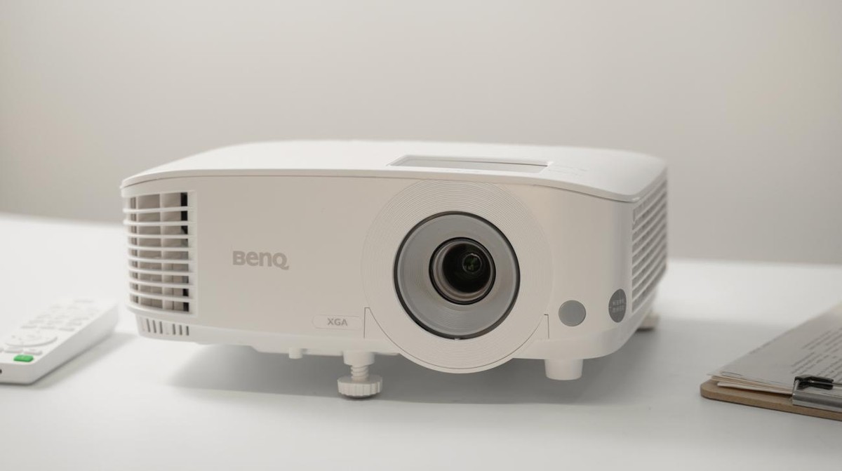 明基mx560投影仪怎么连接电脑,明基mx560投影仪距离地面要多高