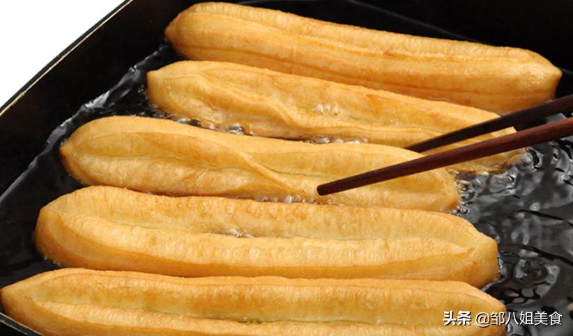 油条的配方油条酥脆蓬松,怎样做油条才酥脆不用酵母粉