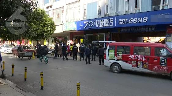 公寓密码锁没交房租锁住了怎么办,公寓大门被锁业主回家要交买路钱