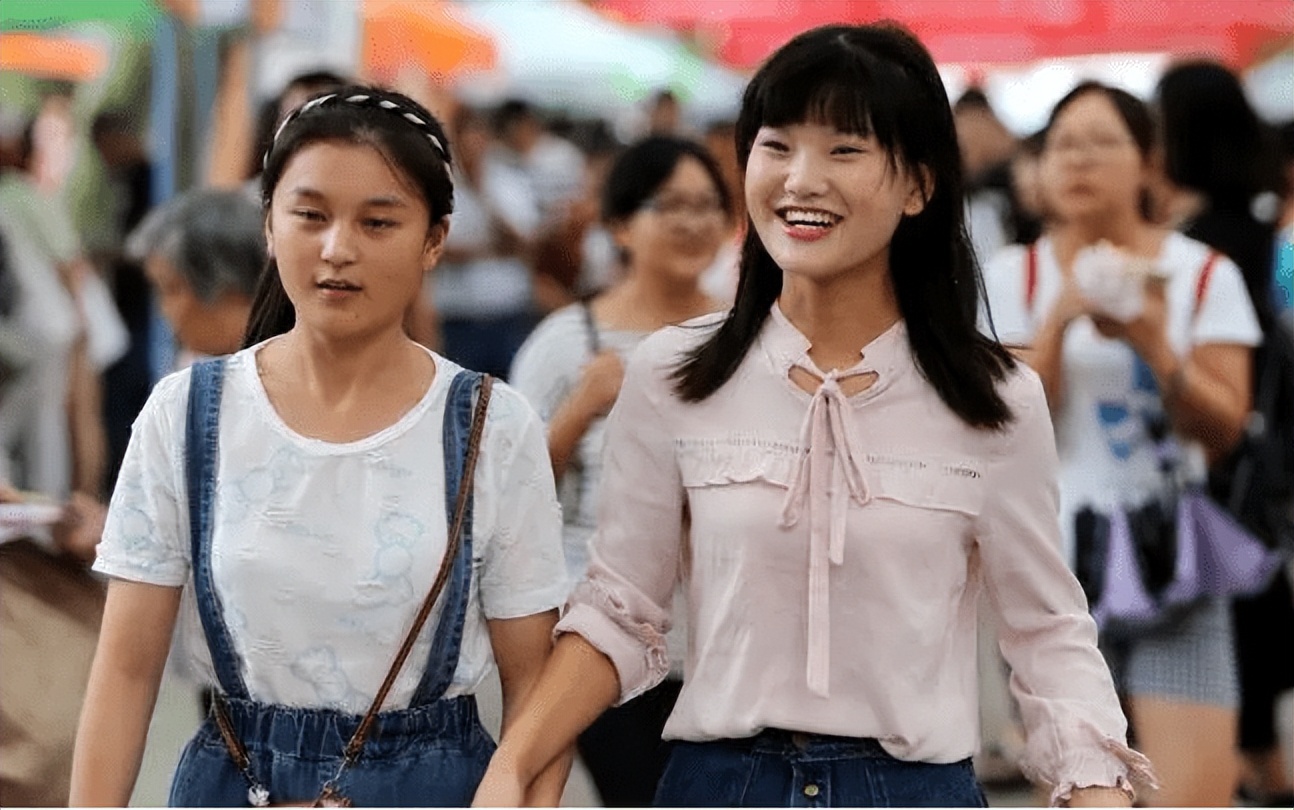 专科生算得上是大学生吗,专科生到底算不算大学生