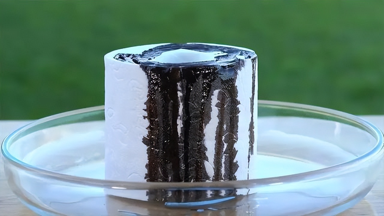 浓硫酸溅到皮肤上冲水多少时间,浓硫酸溅到身体上的正确处置方法