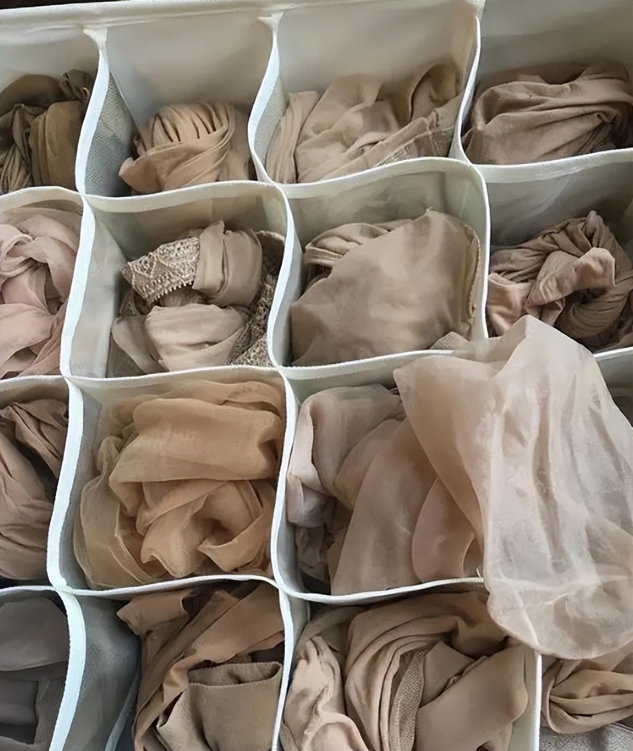 男子家中*袜丝**成山，一天不闻心里难受，让我坐牢可以丢我*袜丝**不行