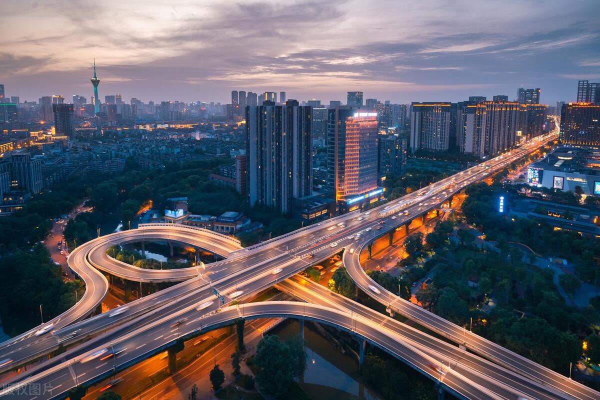 成都教师待遇最好的高中,成都市高中教师工资待遇