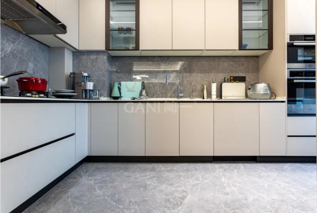 灰色地砖现代极简风,简约风装修小户型地砖