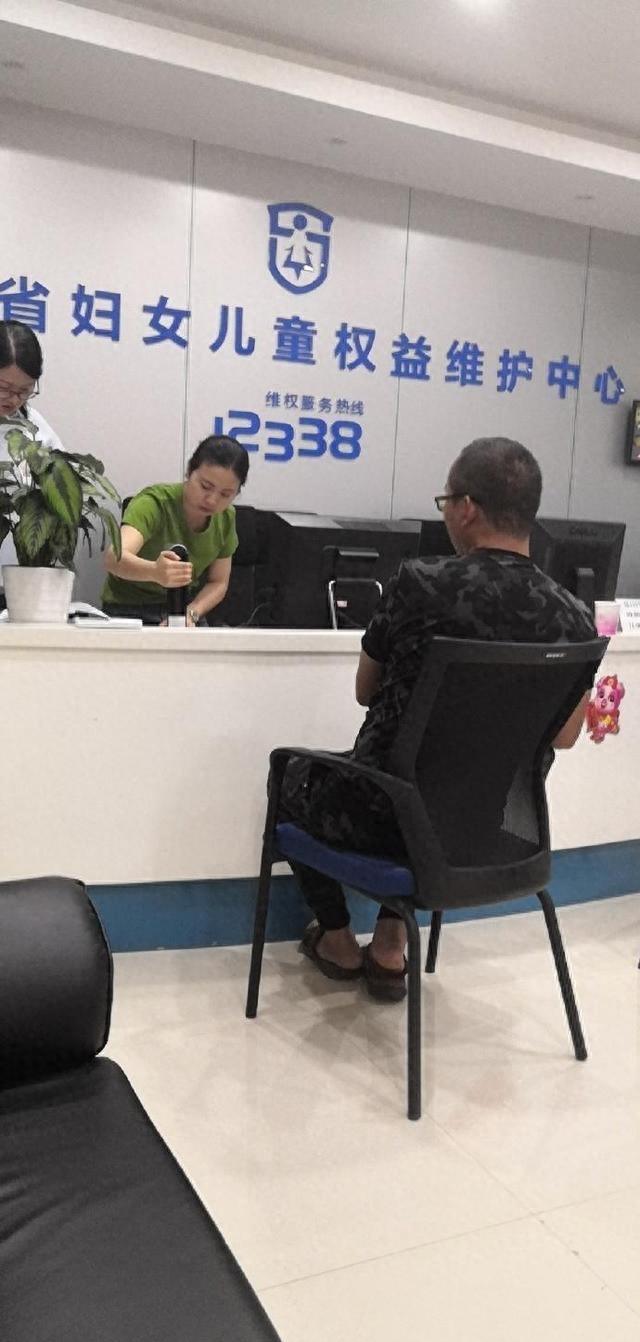 江苏女足教练事件,足球教练猥亵女队员警方介入