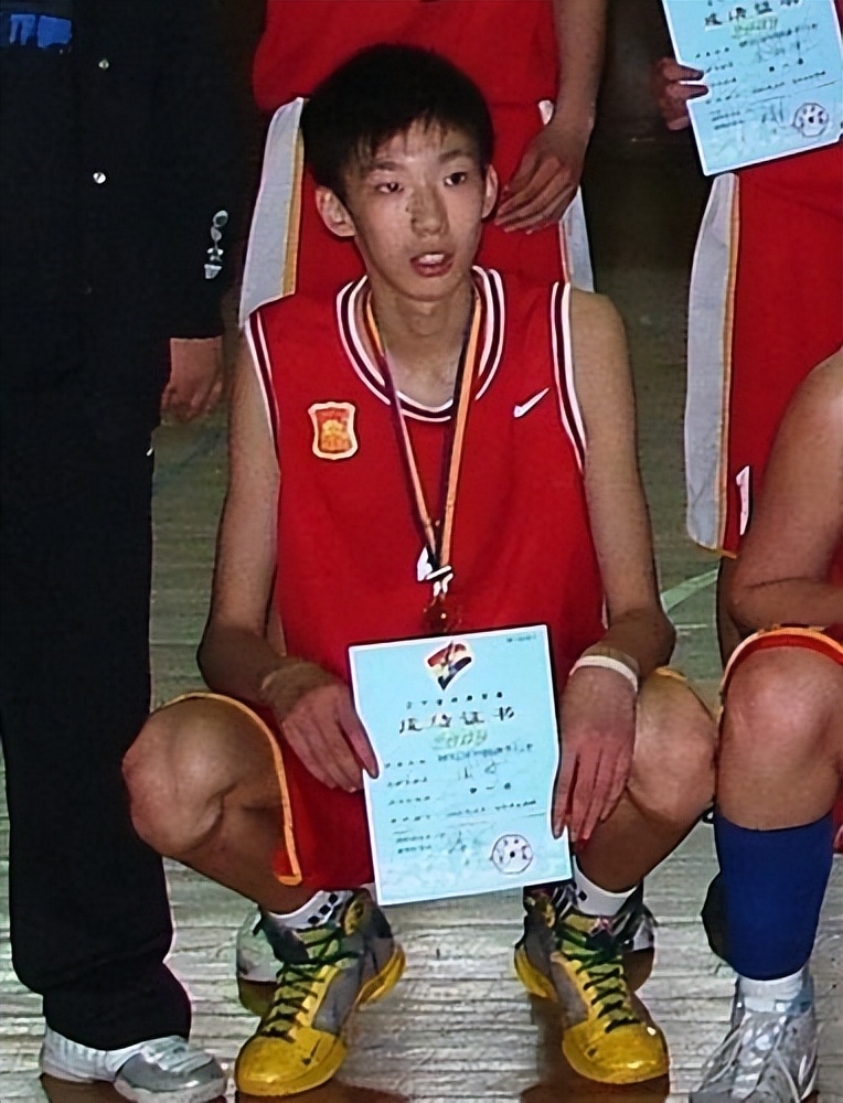 cba辽宁队最近冲突事件,新疆飞虎男篮内线的佼佼者周琦