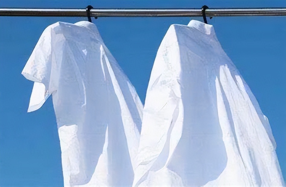 白衣服发黄怎么办最快最有效,白衣服发黄洗白简单有效方法小孩