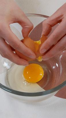 做好吃的小零食不用鸡蛋用平底锅,自制网红小零食平底锅