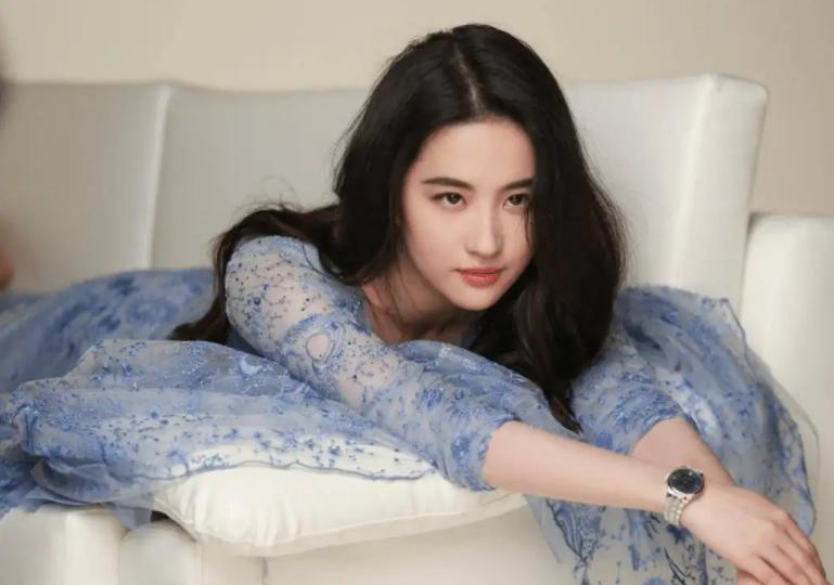 从五官怎么看出女人富贵相,女人五官富贵的表现