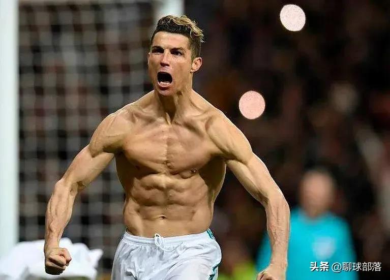 c罗的腹肌和国足比较,c罗腹肌对比中国男足