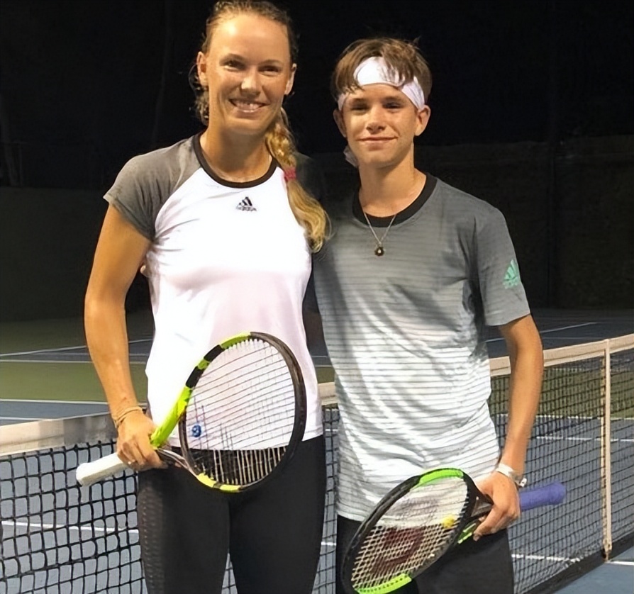 贝克汉姆小七三个孩子,贝克汉姆三个儿子颜值分析