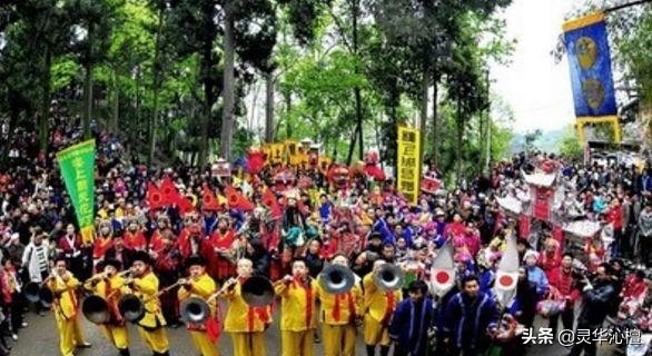 楼上千年古寨,漫步幽悠古寨图片